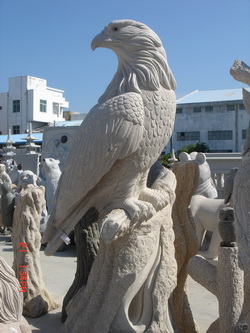 Скульптура из гранита
